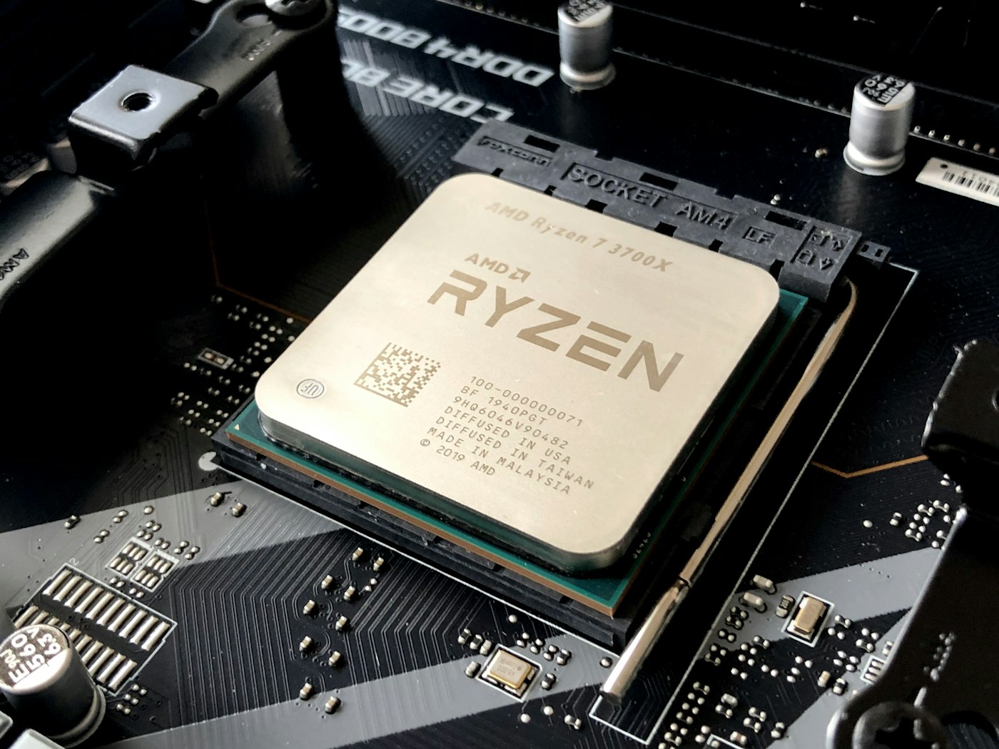 Prozessor auf einem Server-Mainboard in Nahaufnahme